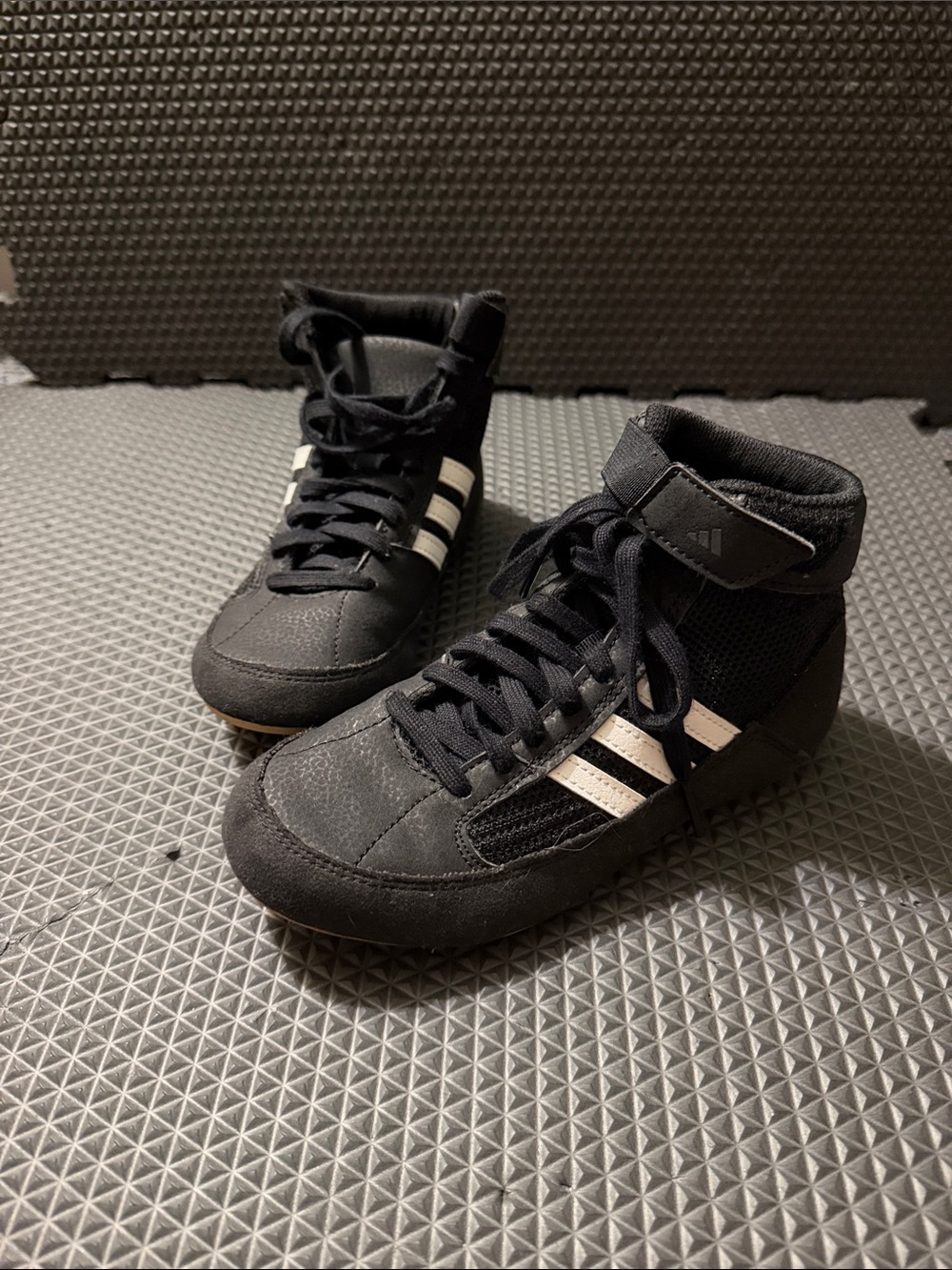 Kids Wrestling Shoes black with White Stripes